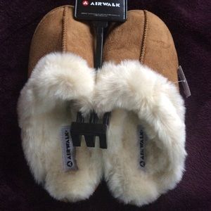 NWT Airwalk Slippers